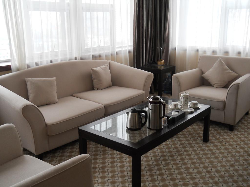 Yijing Holiday Hotel Yimeng Road Linyi  Eksteriør billede