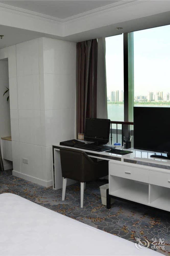 Yijing Holiday Hotel Yimeng Road Linyi  Eksteriør billede